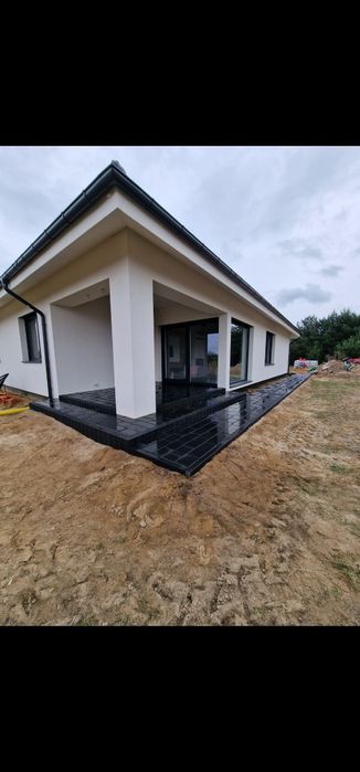 Brukarz, Układanie kostki brukowej