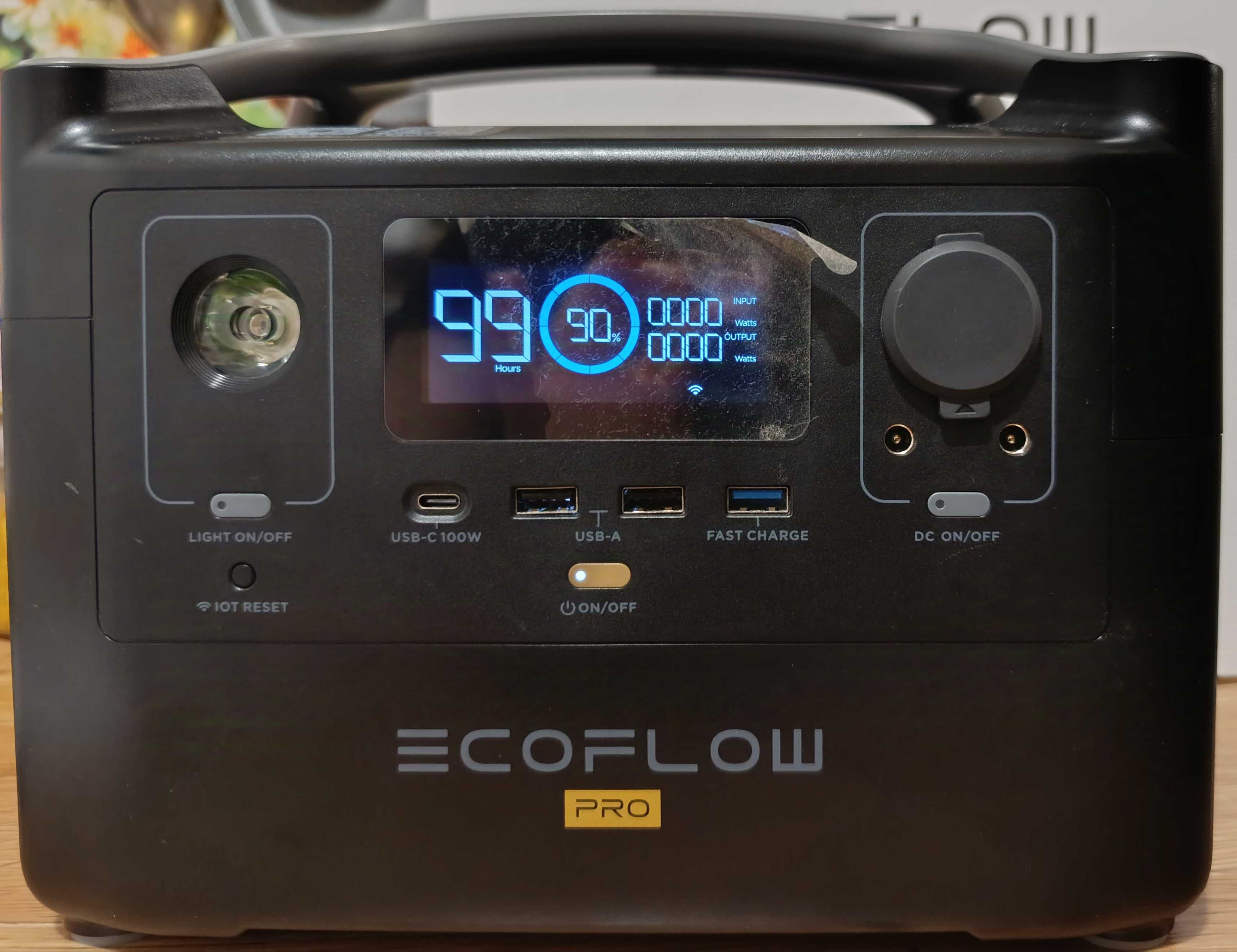 Портативна зарядна станція EcoFlow RIVER Pro 720 W Електрост для дому