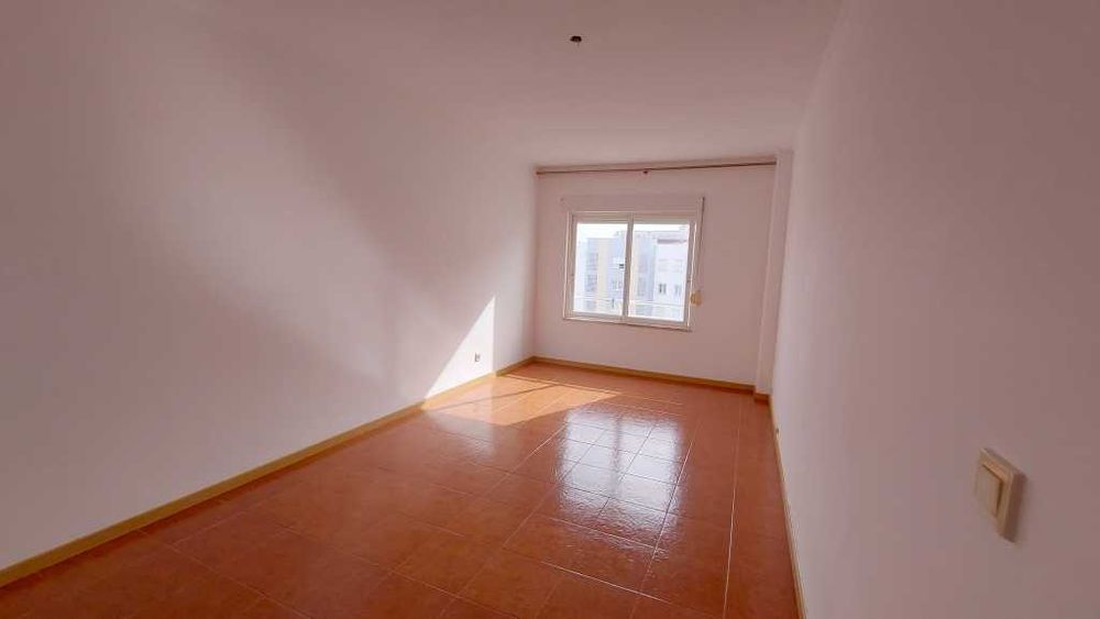 T2 boas áreas Arrendo - Carnaxide Ref_0534A