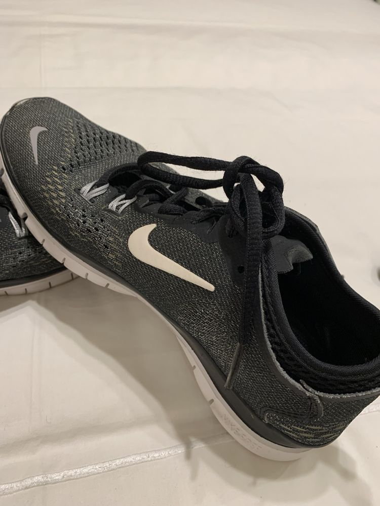 Ténis Nike tamanho 38