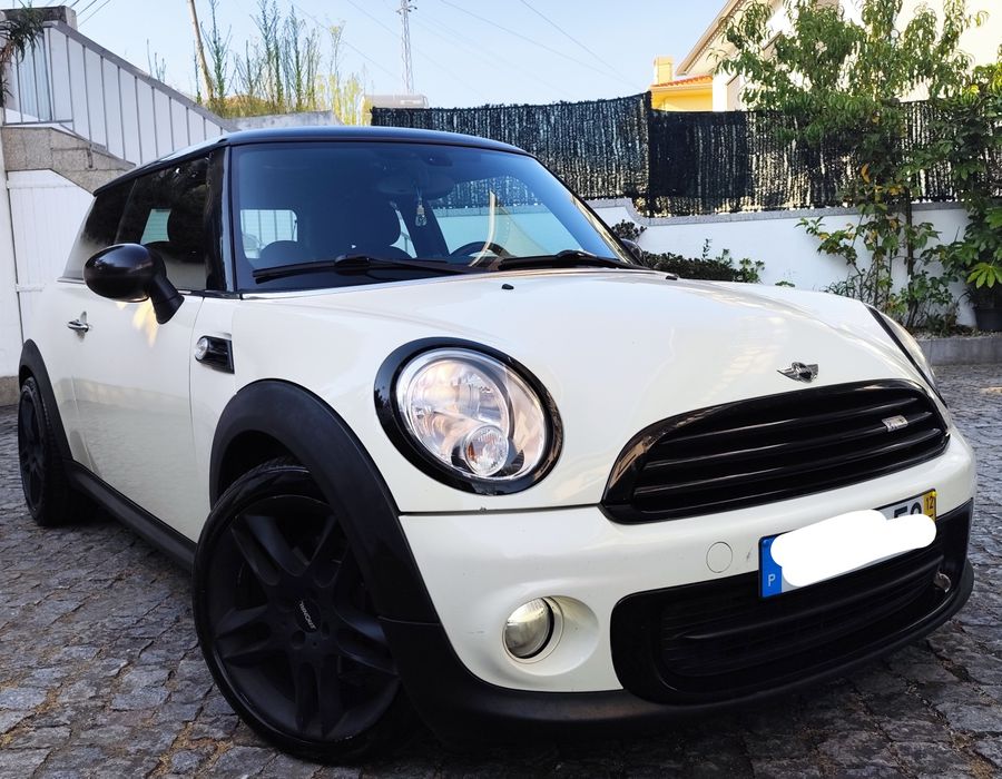 Mini Cooper One D 2012