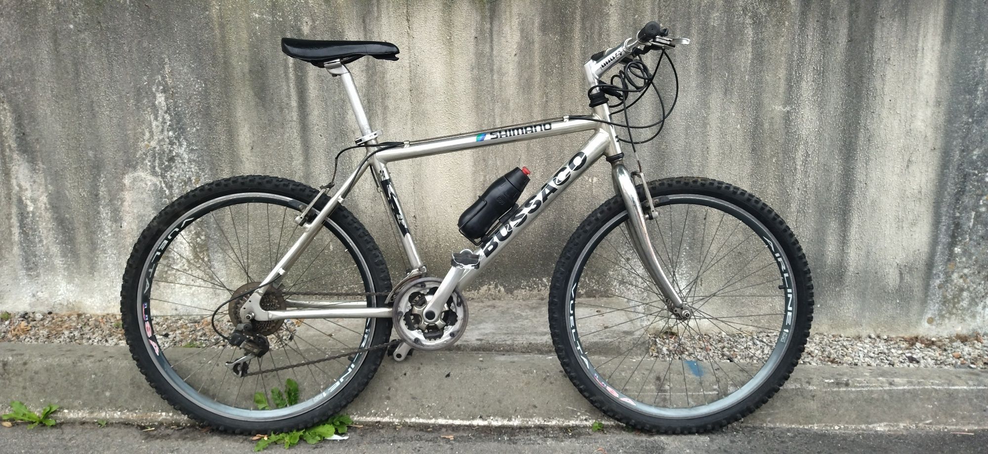 Bicicleta Shimano Bussaco de alumínio