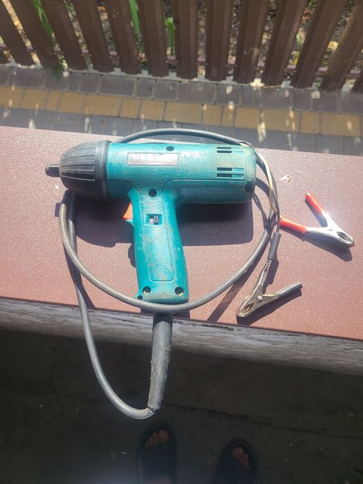 Гайковерт Makita 6902D 12v