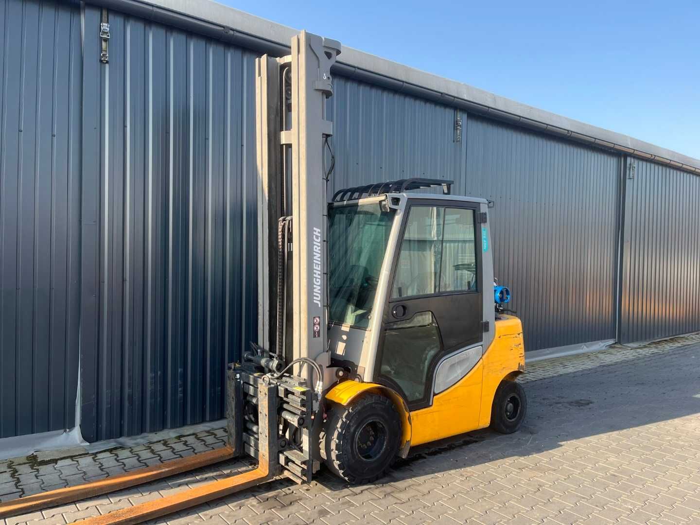Wózek widłowy Jungheinrich TFG430s Triplex Kabina Pozycjoner2017/8981h