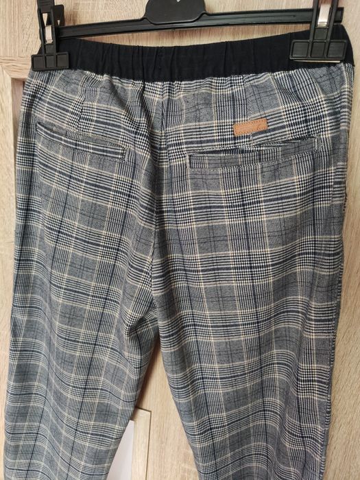 Eleganckie Spodnie Zara, r. 152