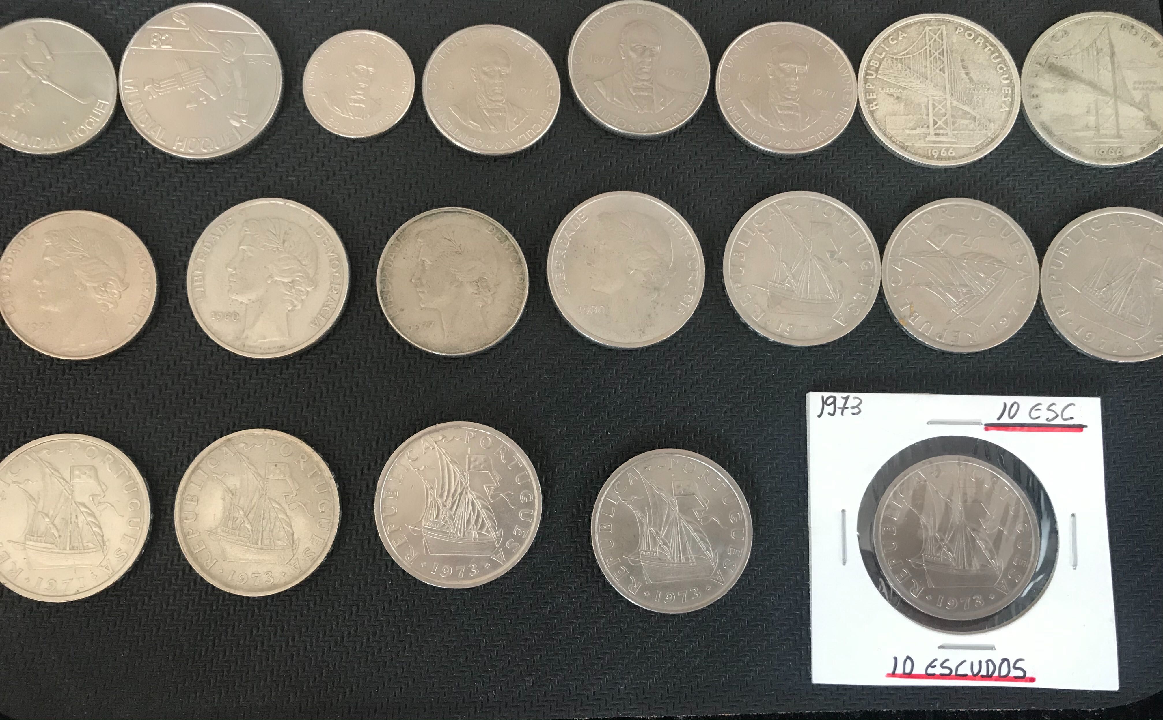 Lote Moedas comemorativas 1972 a 1993 e de dez e vinte e cinco escudos