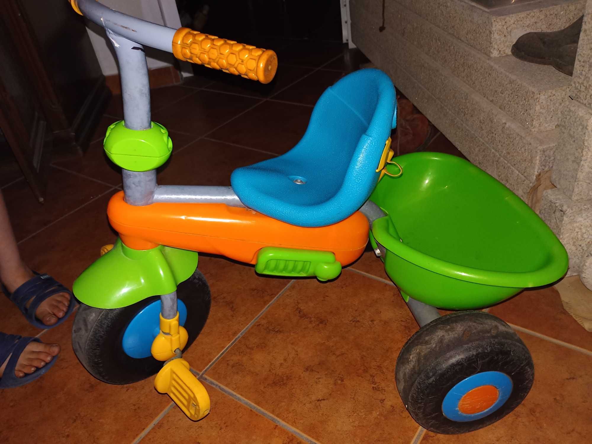 Triciclo para criança resistente