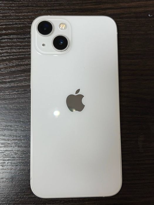 Продаю IPhone 13