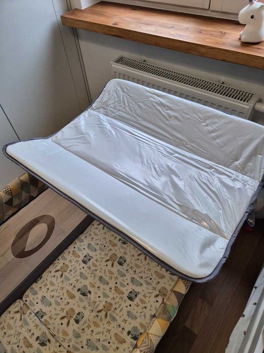 Łóżeczko turystyczne Lionello używane - dobry stan, dodatki