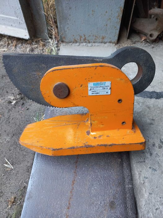 Захват по металу 2,5 т.