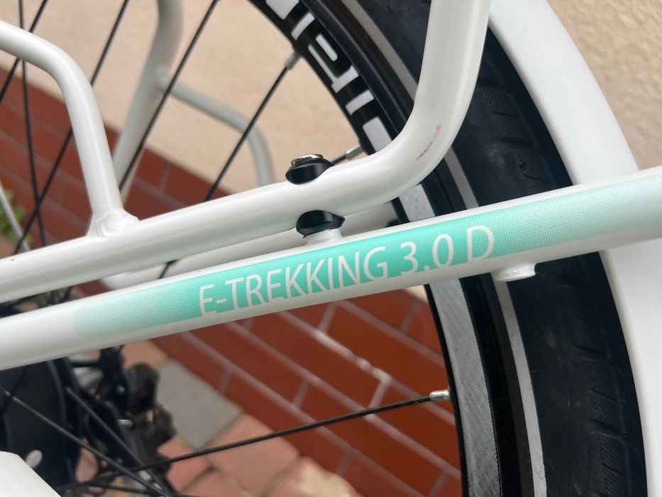 Rower elektryczny INDIANA E-Trekking 3.0 D18 28 cali Biały JAK NOWY