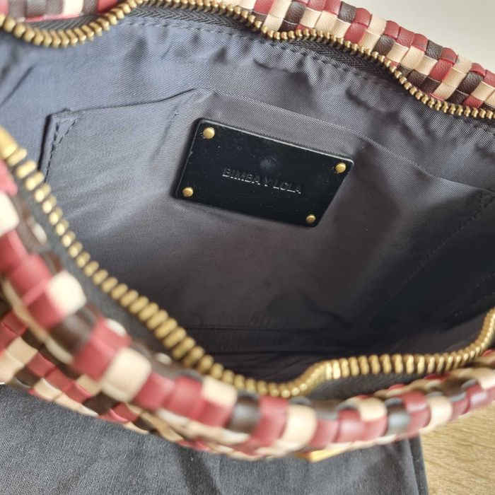 Clutch Bimba y Lola - Entrelaçado Multicolor com Alça de Pulso