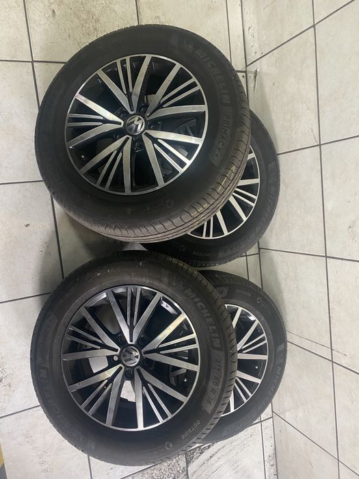 Koła alumionowe VW 215/60R16 opony letnie Michelin 16”