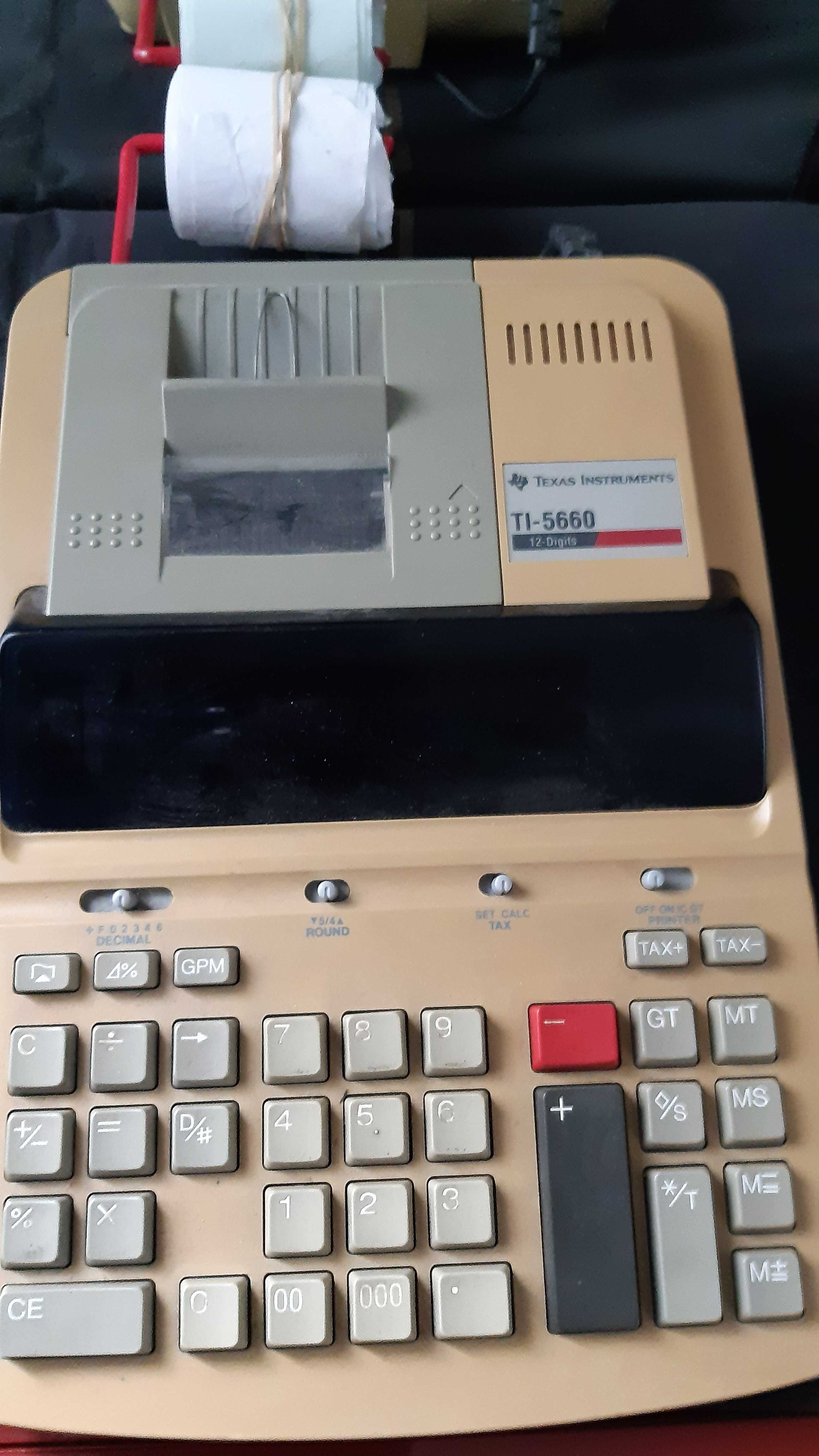 Calculadora de Secretária Texas Instruments TI 5660