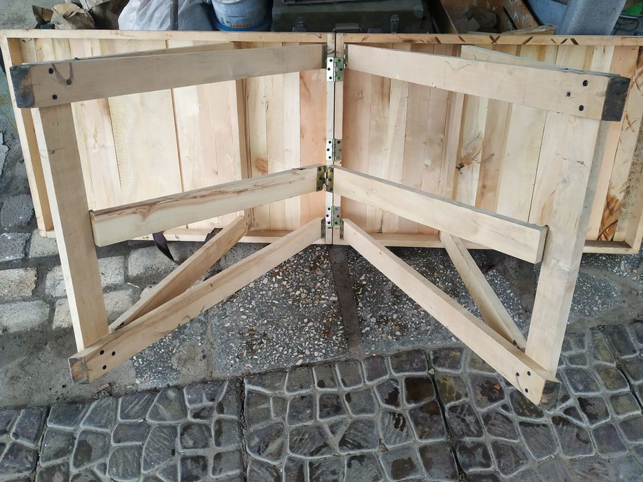 Продам  стеллаж (или стол или кушетку).Многоцелевое изделие.