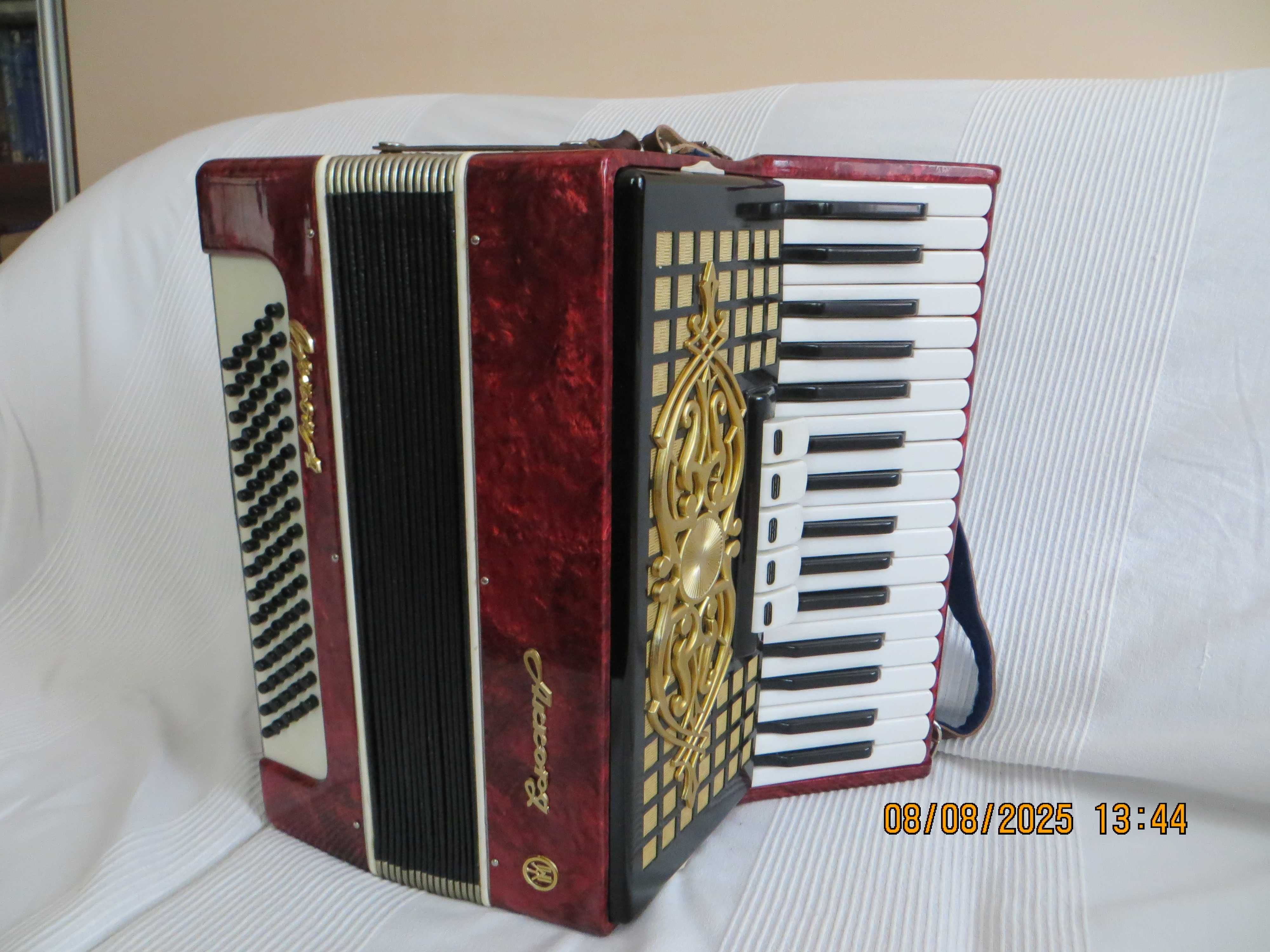 akordeon Orion w dobrym stanie, w pełni sprawny, 80 basów