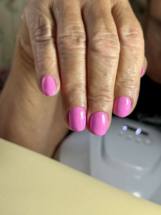 Троєщина, покриття нігтів