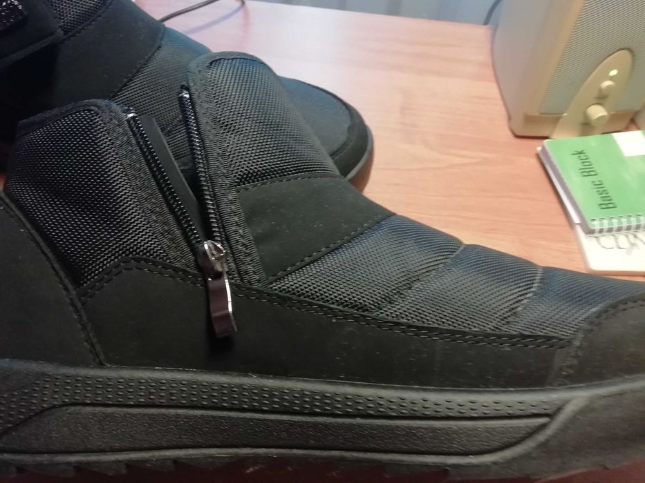 Продам новые мужские  зимние ботинки  45 раз.