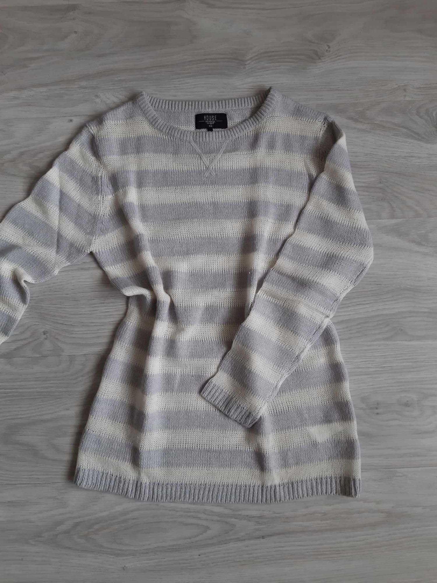 Milutki sweterek XS,S,M House paski
