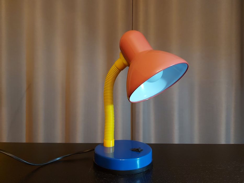 Candeeiro de secretária estilo 90's