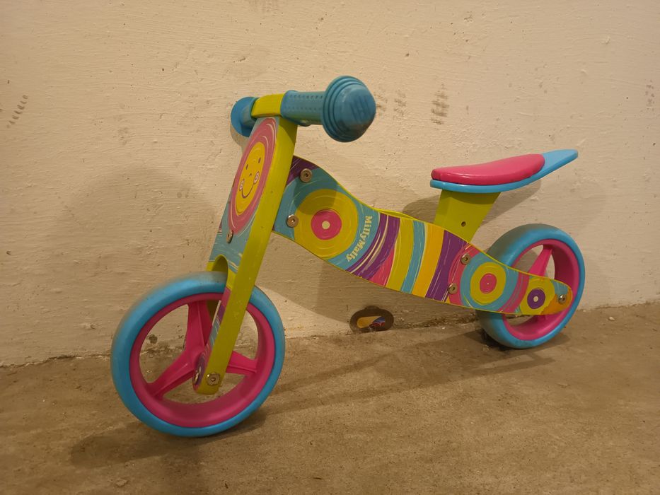 Dziecięcy drewniany rowerek biegowy