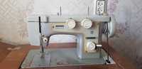 Продам швейную машинку Подольск 142 с электроприводом.