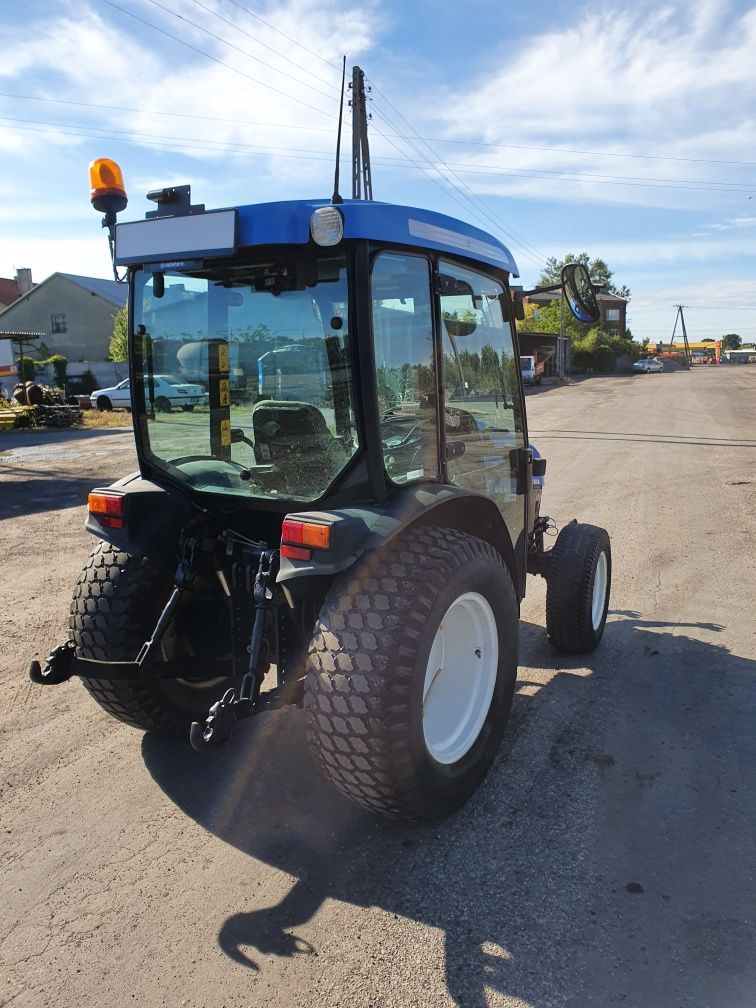 Ciągnik ogrodniczy sadowniczy New holland  TCE40 4×4 TUZ SPROWADZONY