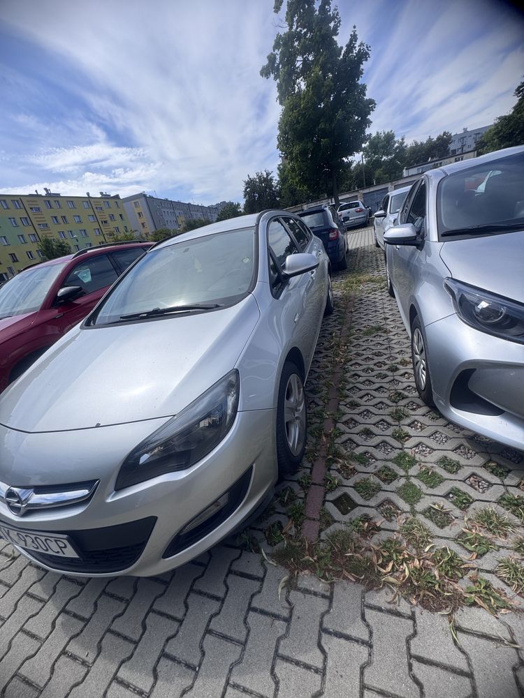 Sprzedam Opel Astra J 2013r