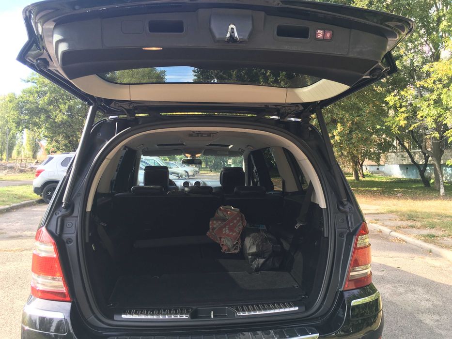 Mercedes GL X164 официал на максималке, В оригинале.