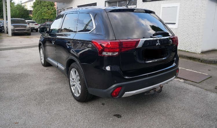 Mitsubishi Outlander
Top 4WD