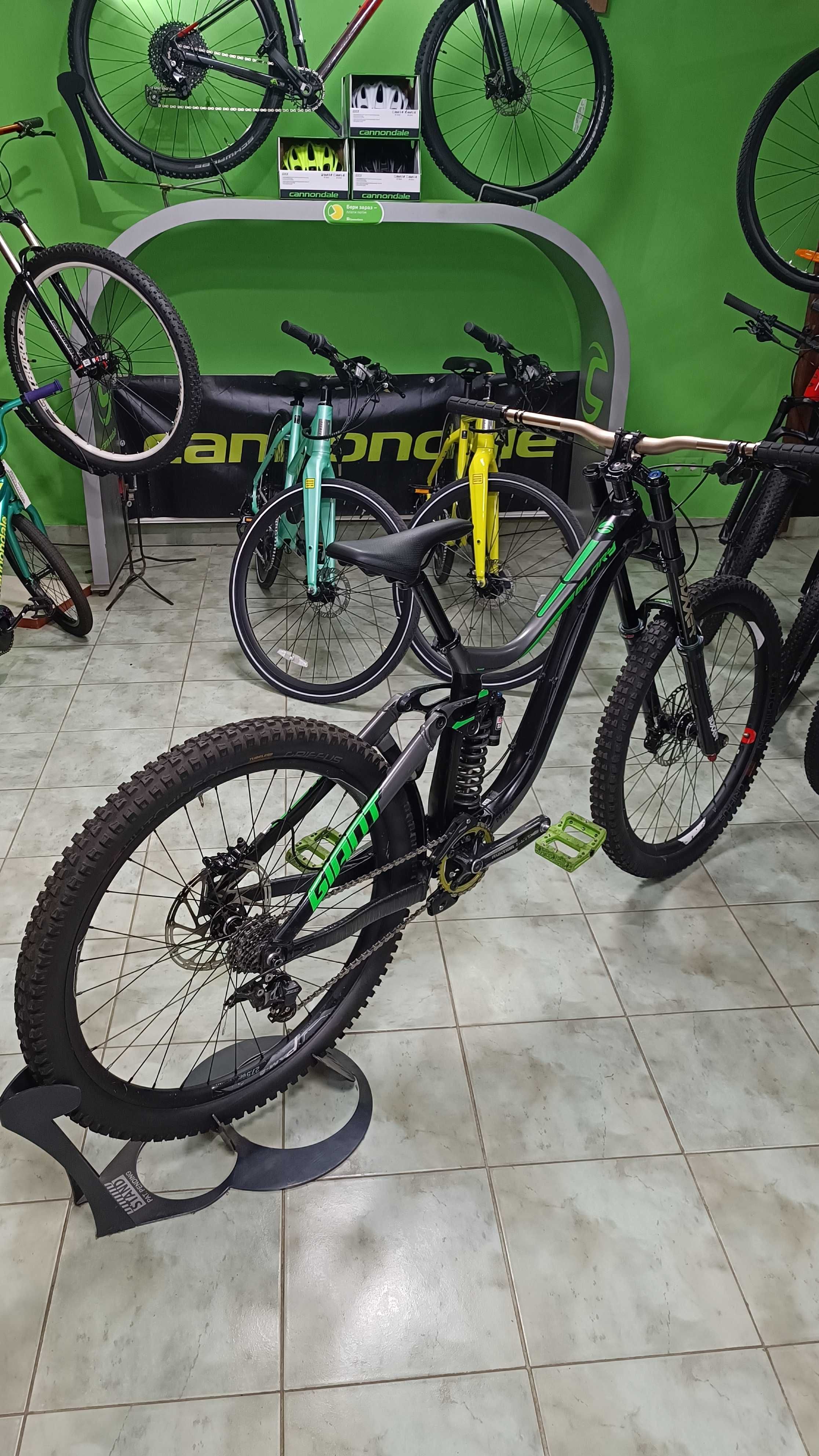Велосипед Giant glory 27.5 роз.М.