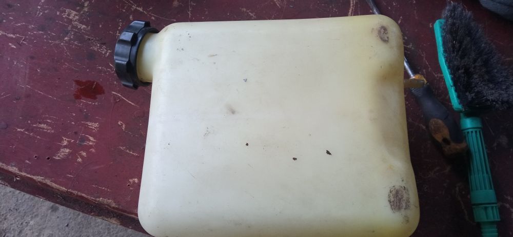 Traktorek kosiarka zbiornik paliwa