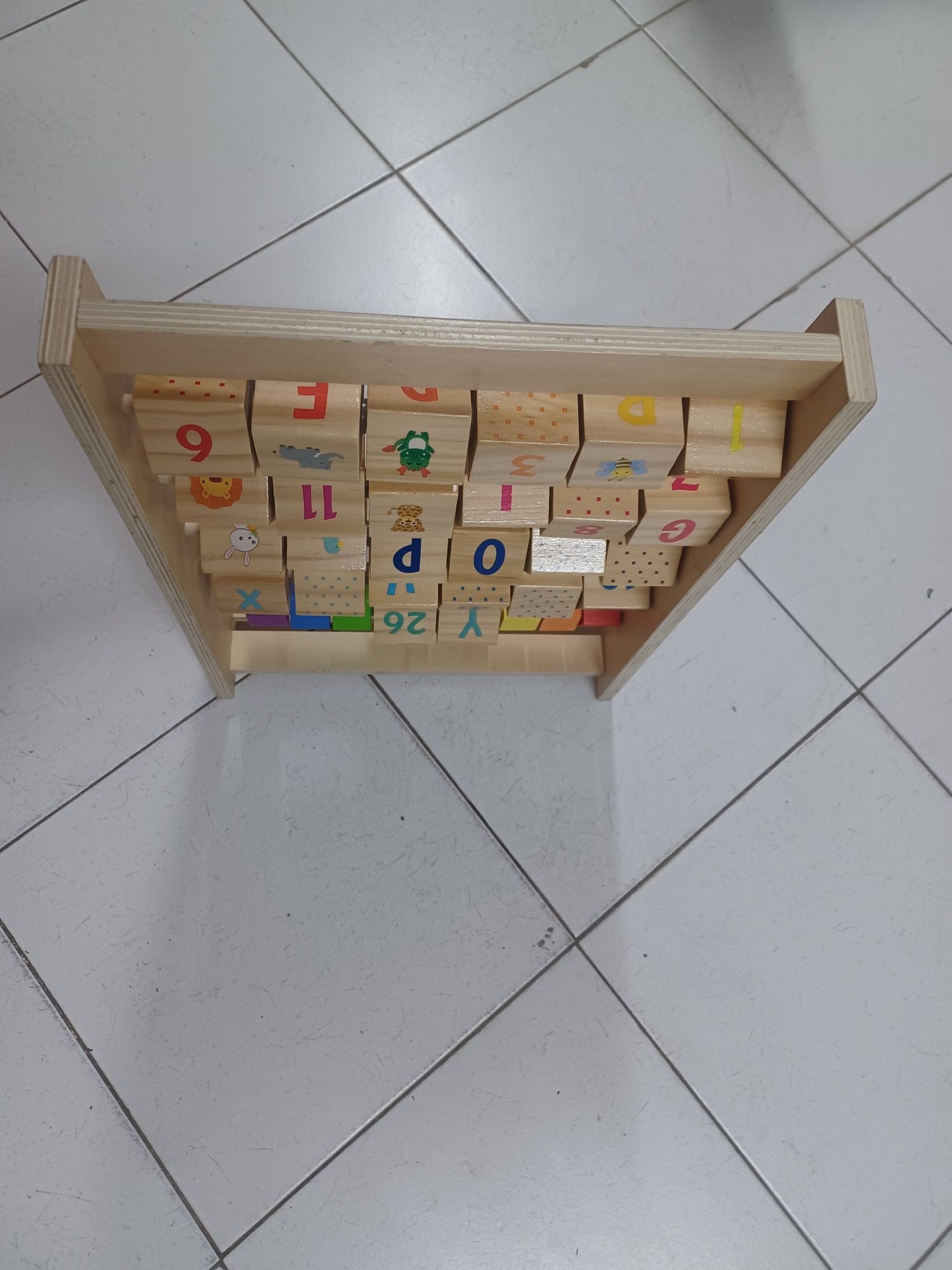Brinquedo didáctico números e letras