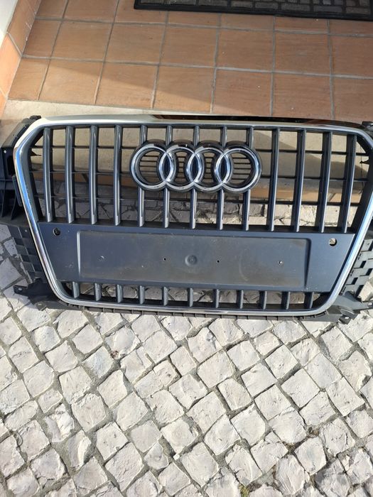 Grelha frontal Audi Q3