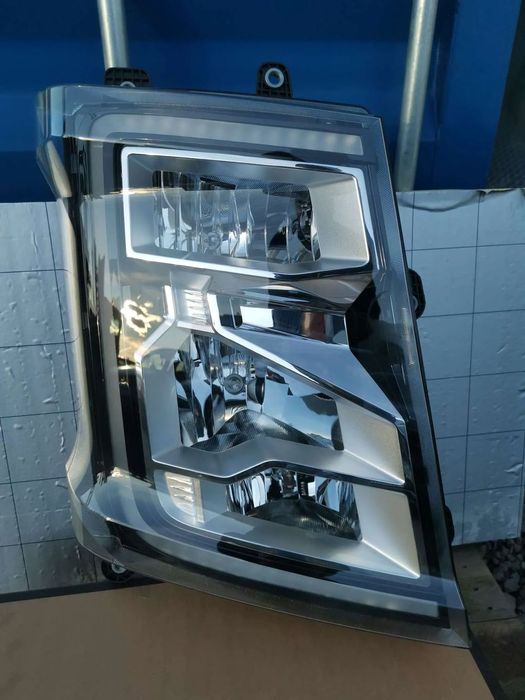 T418577 reflektor lampa przód Ford F-max