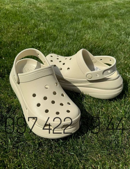 Сабо класік жіночі Крокс Crocs Classic Crush беж білі чорні