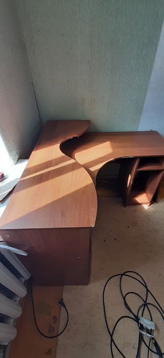 Продам стол компьютерный