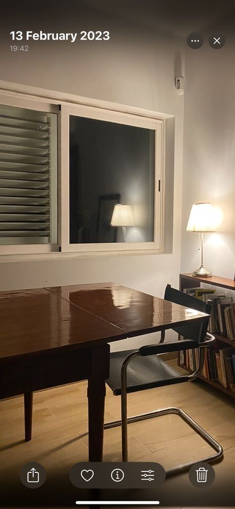 Mesa de jantar de madeira extensível