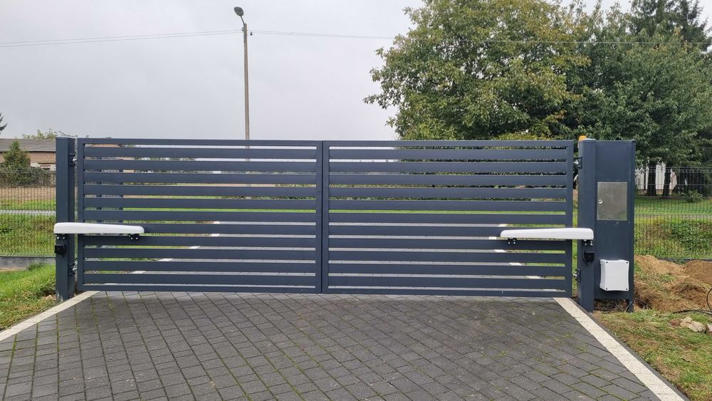 NAPĘDY DO BRAM | Bramy garażowe | Monitoring | Alarmy | Domofony