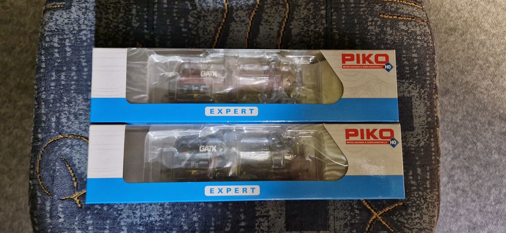 Piko 58384 - zestaw dwóch cystern 406rb