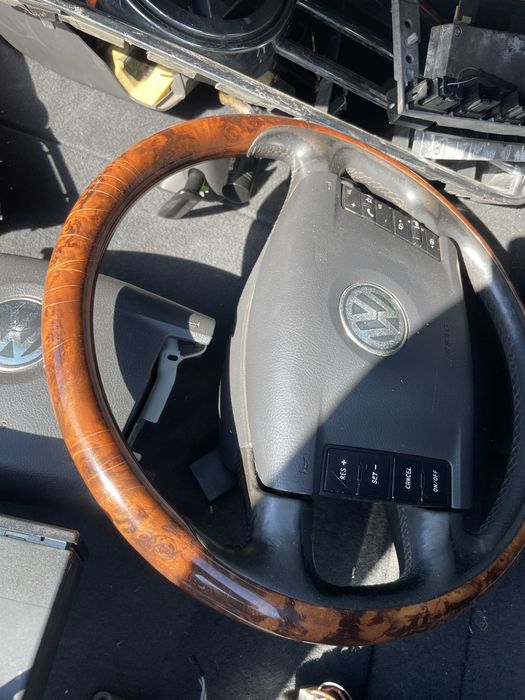 Touareg руль дерево декор