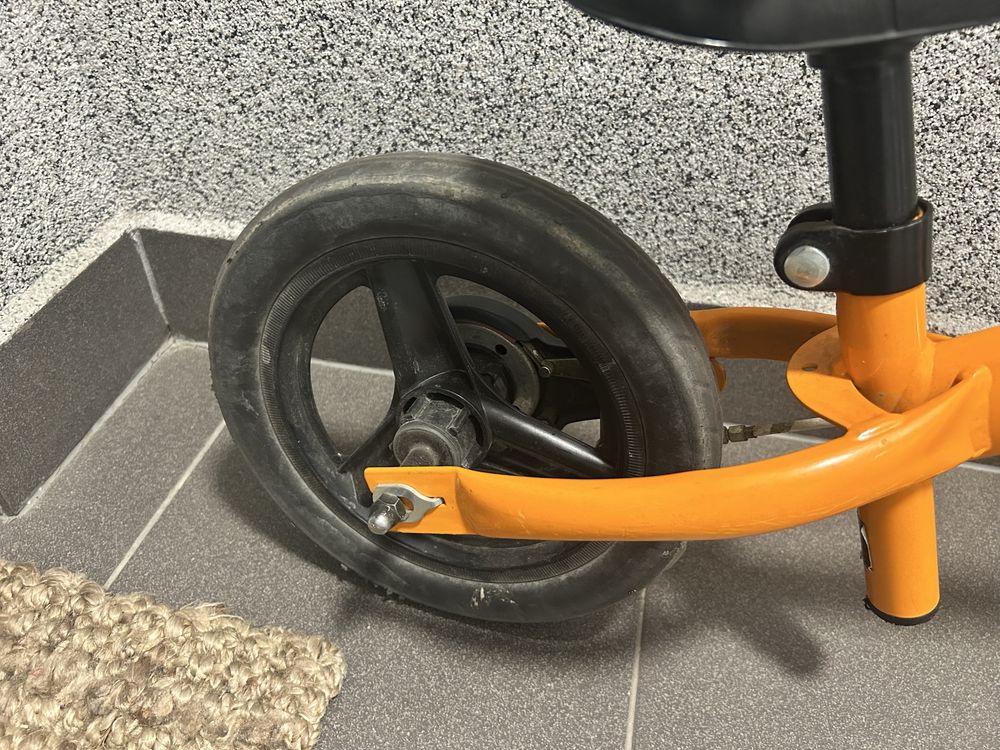 rowerek biegowy Decathlon b-twin z hamulcem 10''