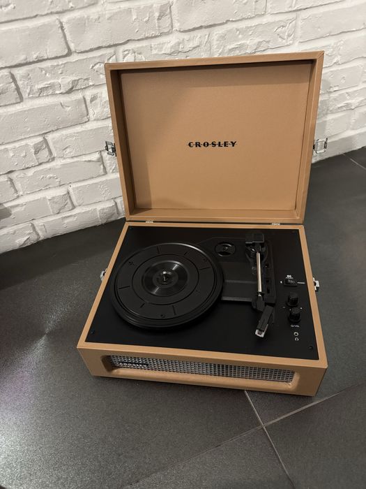 Програвач вінілу Crosley Voyager Tan