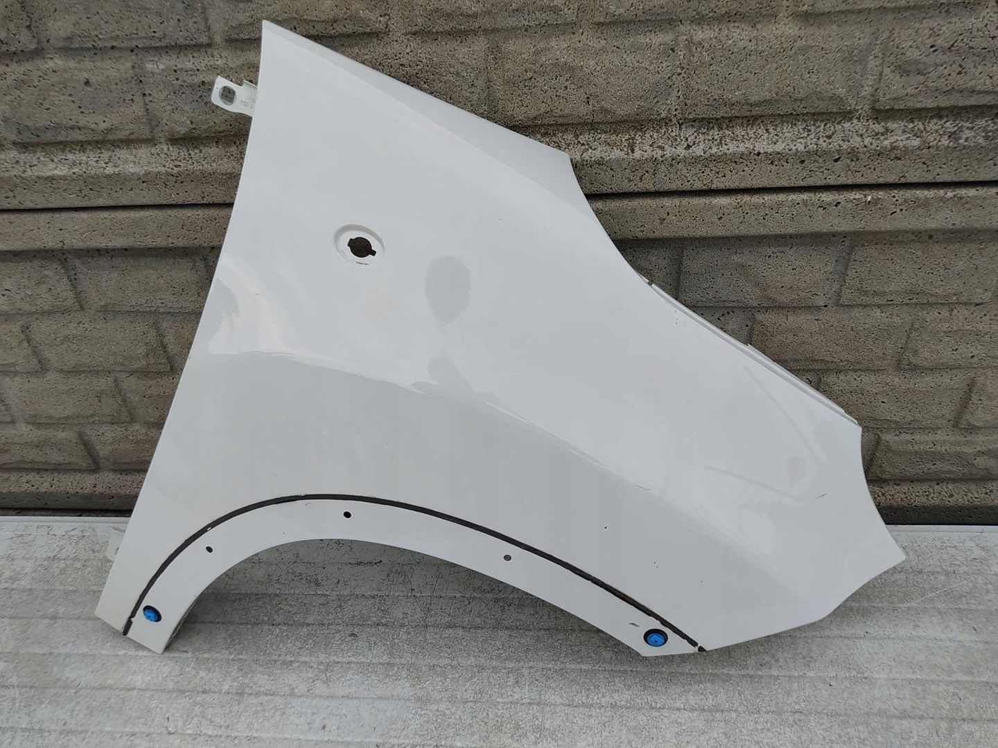 FIAT 500L TREKKING BŁOTNIK PRZEDNI PRAWY