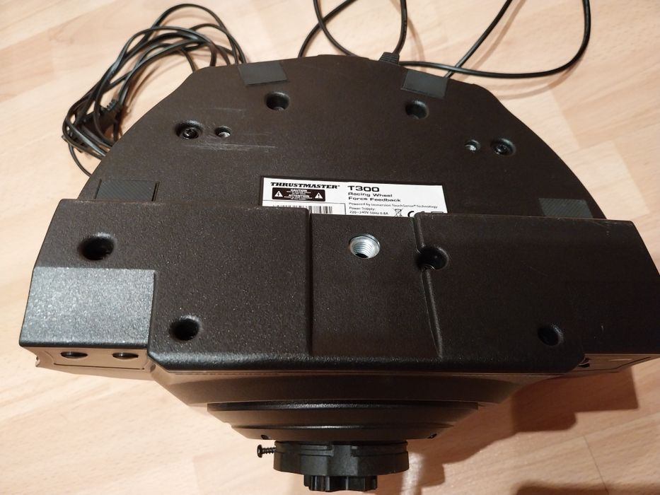 Thrustmaster t300 com motor como novo