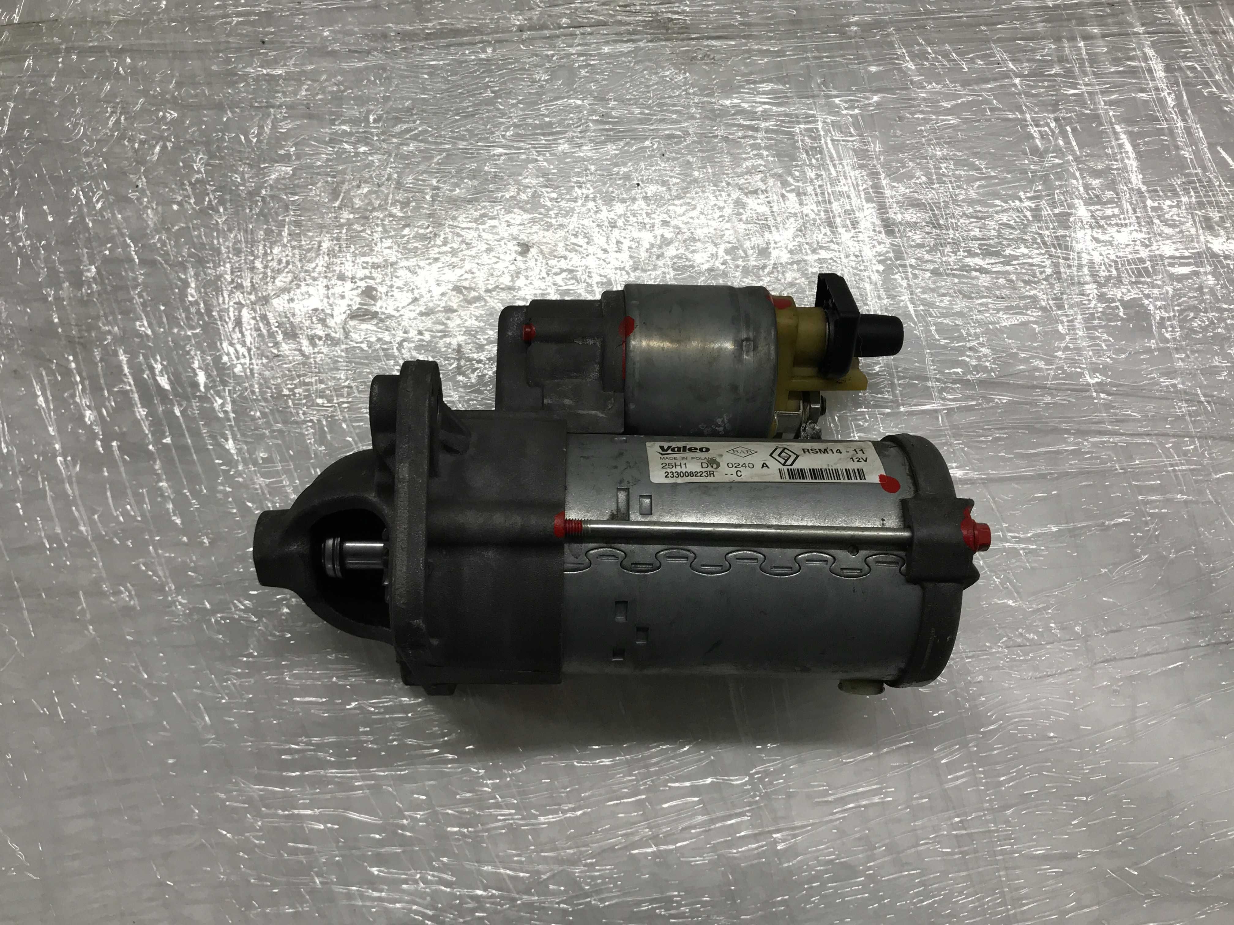 Стартер Renault DUSTER 1.5 К9К запчастини дастер 2 розборка 233008223R