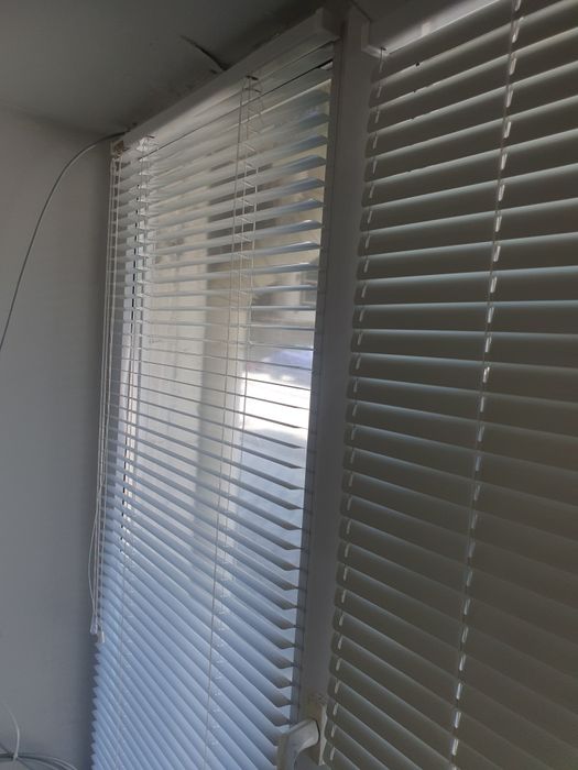 Жалюзи белые состояние новых