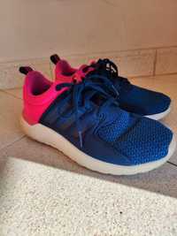 Sapatilhas adidas n37 Semi novas