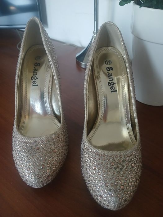 Szpilki złote cekiny 39