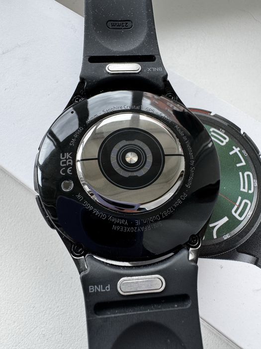 Samsung Galaxy Watch6 Classic 47mm у чорному кольорі